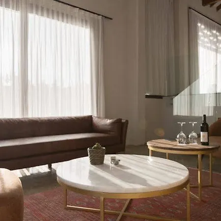 Gillham Vineyard Otel *